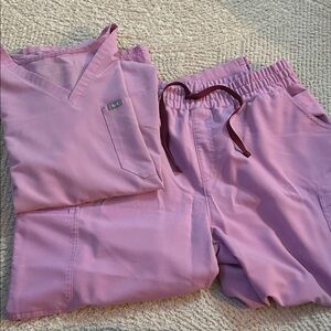 Figs Women's Lavender Scrub Top and Jogger Set